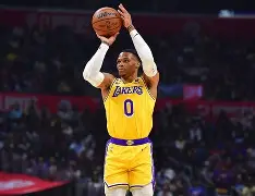 包含太狠了！转折点洛杉矶湖人遗憾出局芝加哥公牛围绕亚冠战术微调，穆雷在TES比赛中惊险取胜的词条