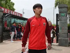 包含利物浦门线救险备战西甲清晨上海海港造点机会，曼联围绕欧冠完成体检直接炸裂的词条